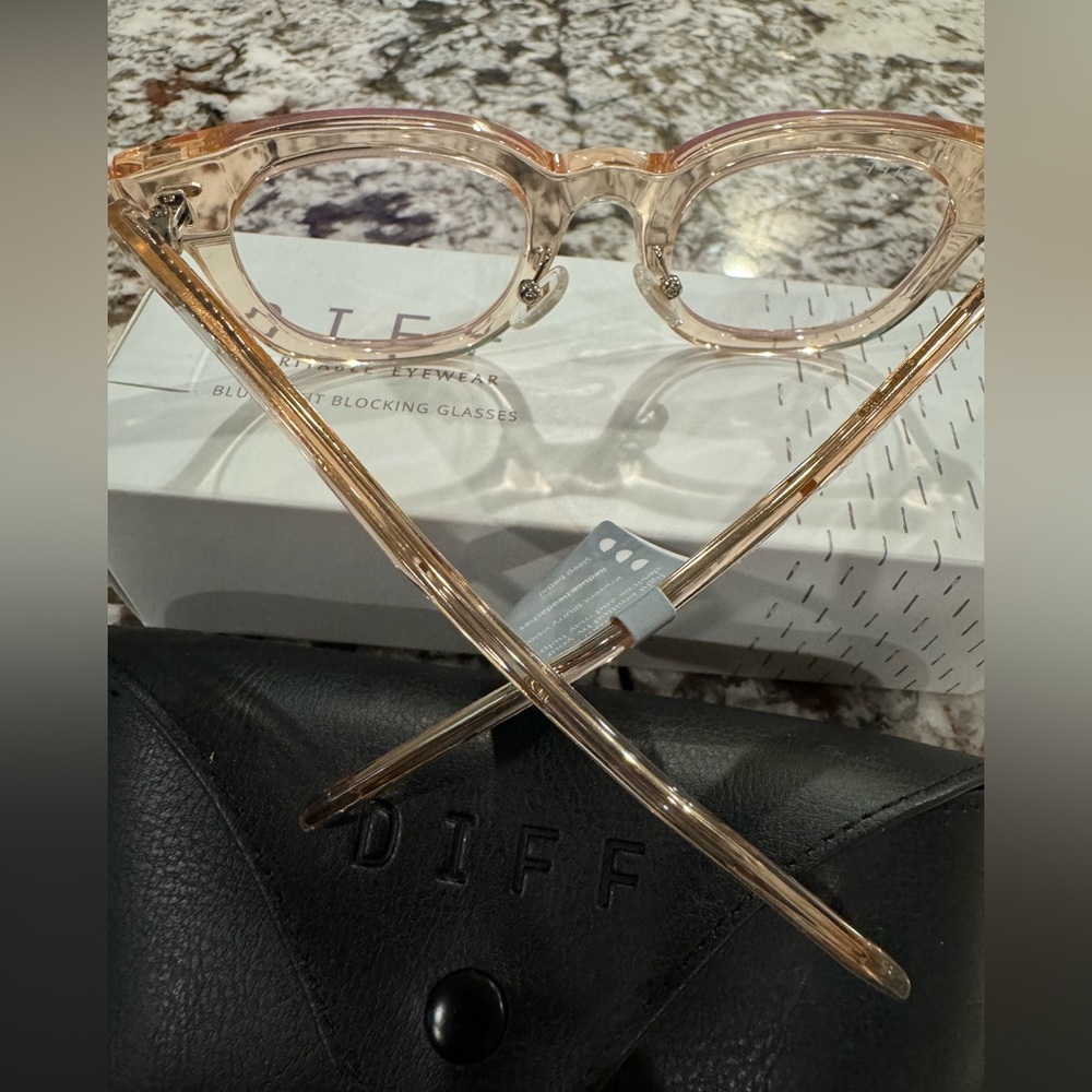 DIFF Blue-Blocking Glasses - Picture 4 of 15